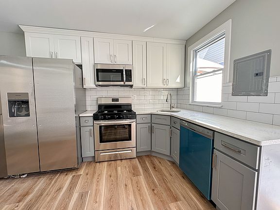 2nd image of 45 Kingsland Ave