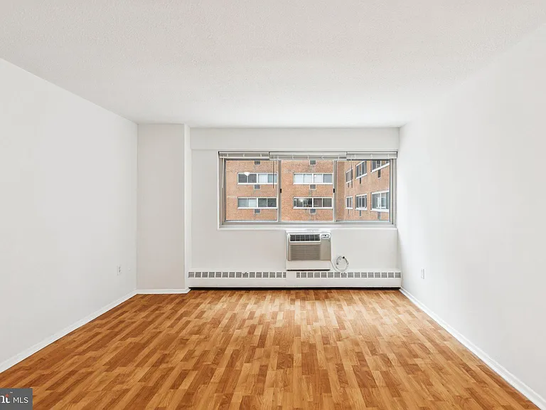 2101 Chestnut St #721-R — Photo 3