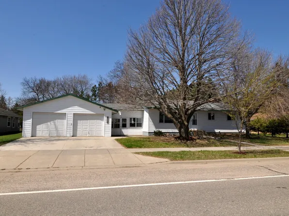 811 Pleasant Ave S, Park Rapids, MN 56470