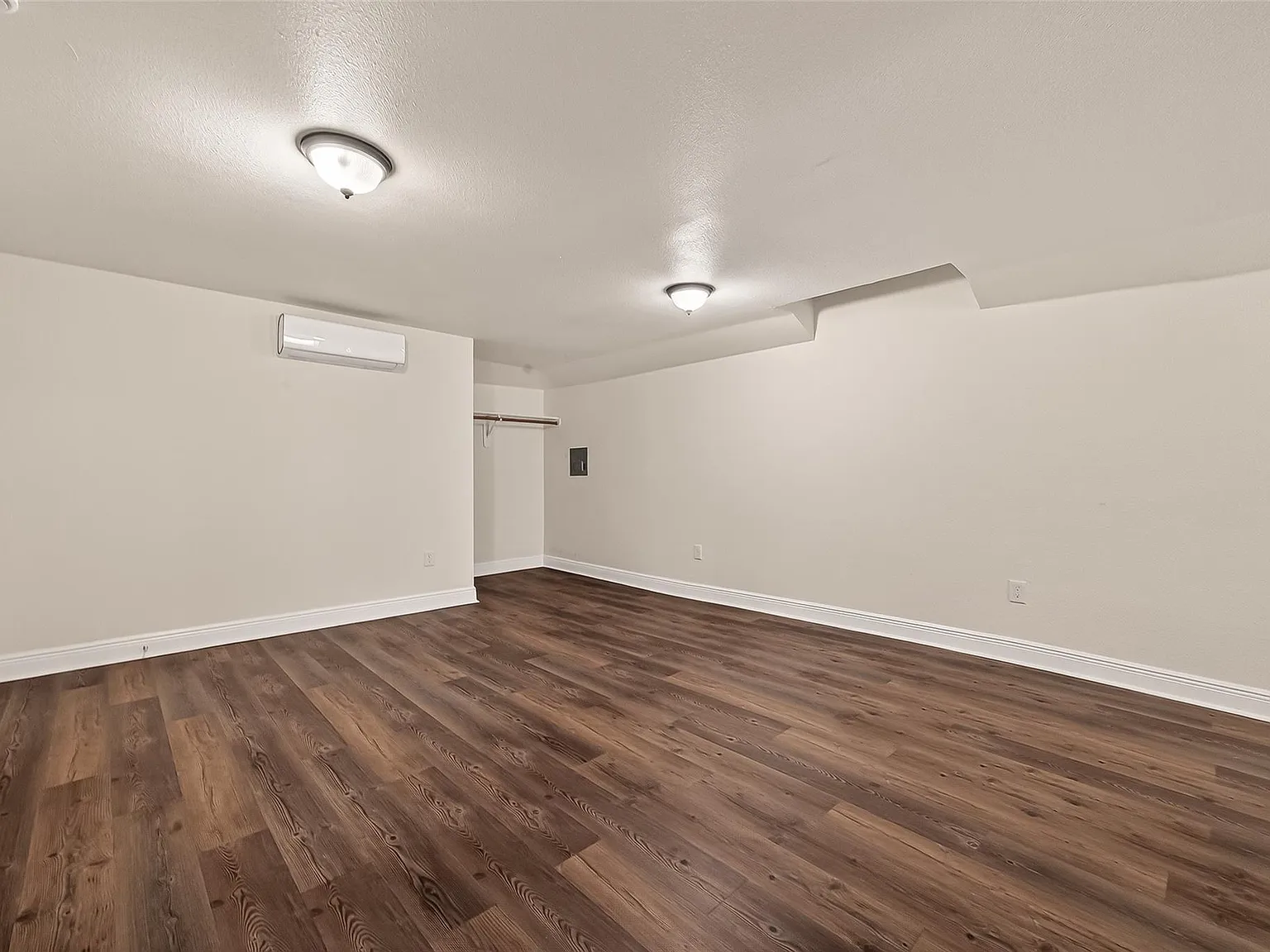 4901 Stimson St — Photo 2