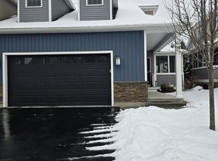 18 Stacey Way, Troy, NY 12180