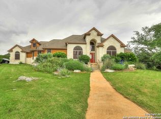 8913 Rolling Acres Trl, Fair Oaks Ranch, TX 78015