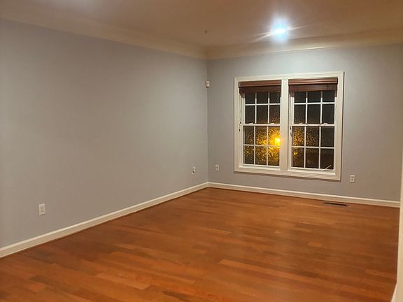2nd image of 5 Webster Hill Ct
