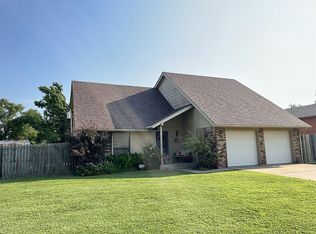 1213 W Hazel Ave, Ponca City, OK 74601