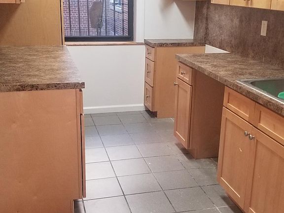 2nd image of 55 Lincoln Blvd #D5