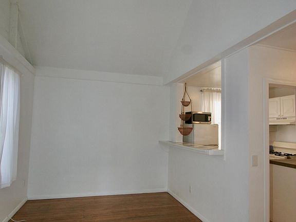 3rd image of 45 Ozone Ave #1/2