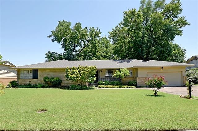 Large ranch home in Patrick Henry Subdivision. Around 41 and Harvard