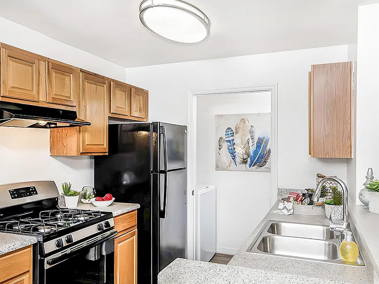 Venue at Lockwood Apartment Homes — Photo 15