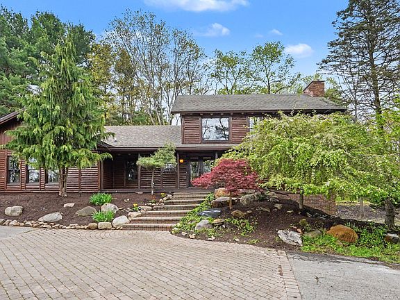 2nd image of 3920 Miller Rd