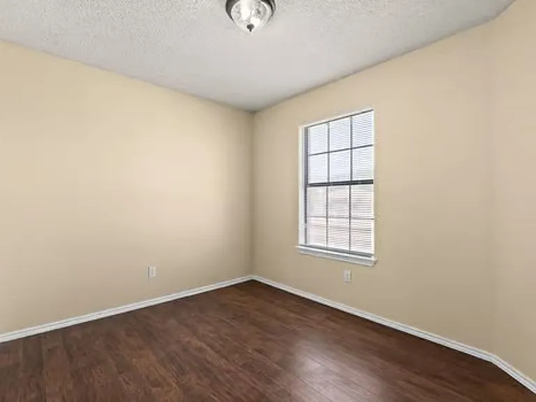 906 Tanner Rd — Photo 13