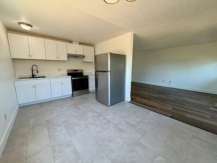 218 Van Buren St #7 — Photo 10