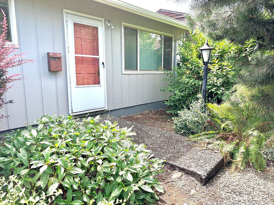 1st image of 9004-9018 NE Oregon St