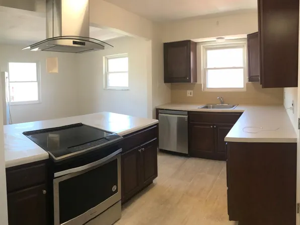 7748 Wild Plum Ln, Saint Louis, MO 63130