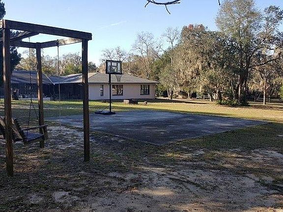 2nd image of 6019 W Woodside Cir