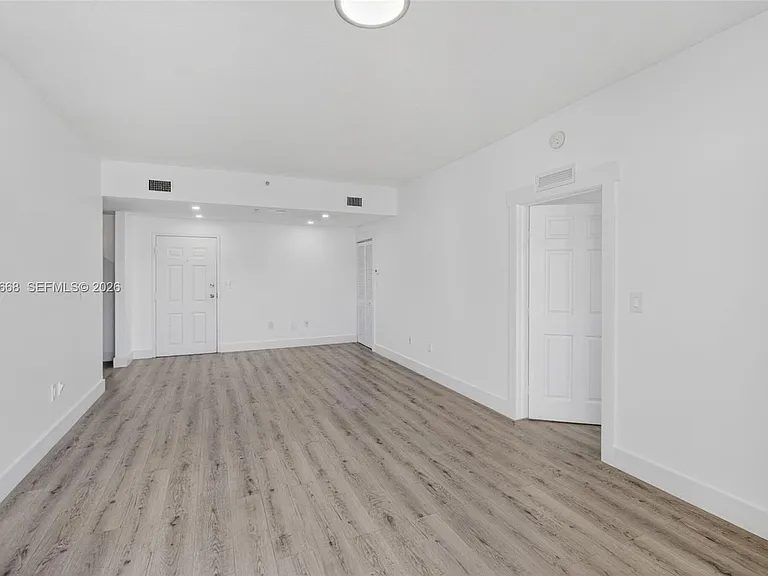 5271 SW 8th St #305 — Photo 4