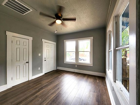5th image of 126 Uvalde St #101