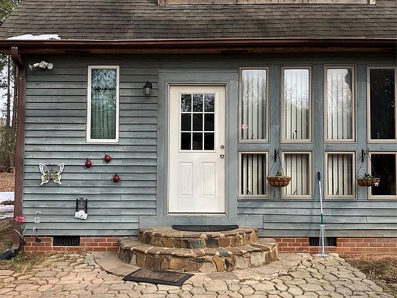 5th image of 1719 Ridge St