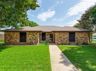 2310 W Arbrook Blvd, Arlington, TX 76015