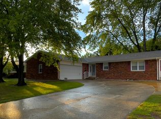 2425 Idlewild Dr, Springfield, IL 62704