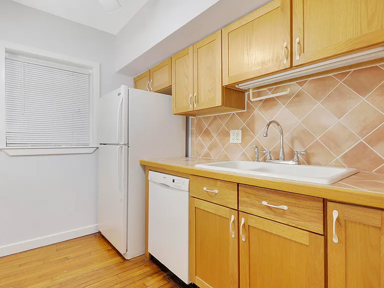 412 N K St — Photo 12