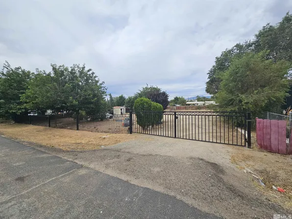 5755 Bozic Ln, Sun Valley, NV 89433