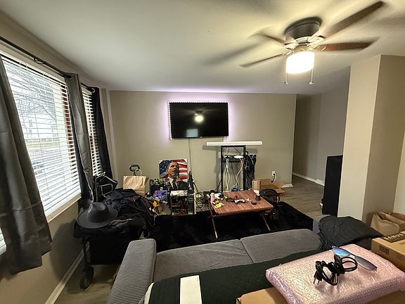 4th image of 289 Potomac Ave #1