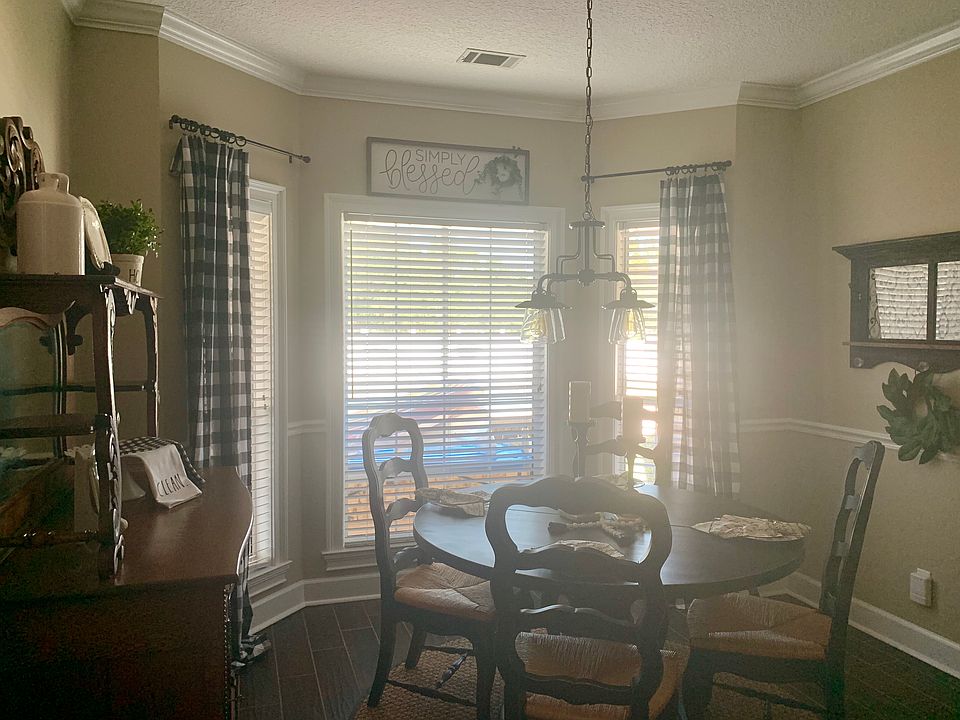 2nd image of 71 Dogwood Dr