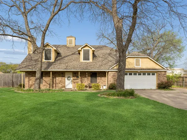 1317 Trinity View St, Irving, TX 75060