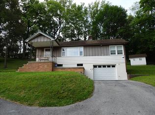 418 Mickley Rd, Whitehall, PA 18052