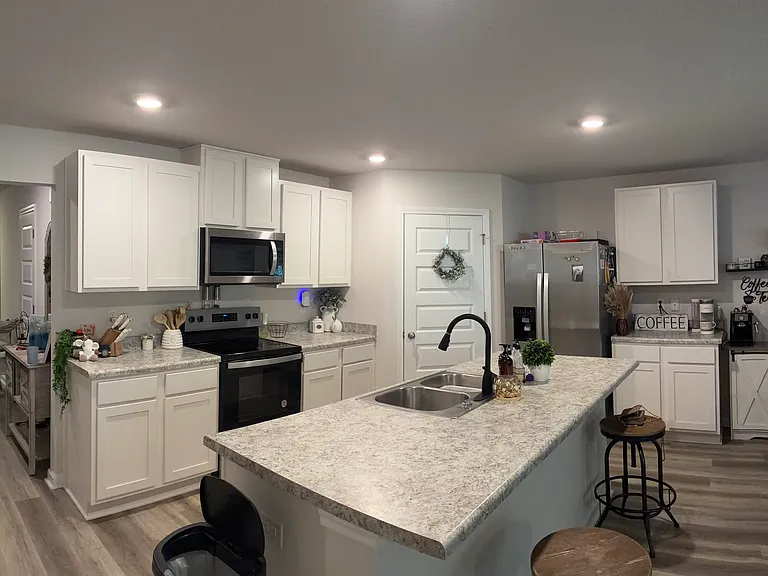 6746 Cambrian Rdg — Photo 5