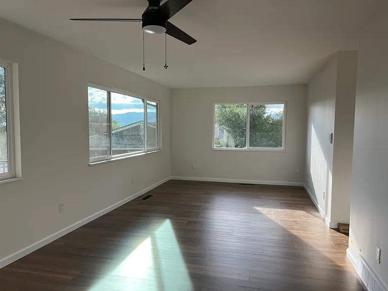 3245 Montebello Dr W — Photo 8