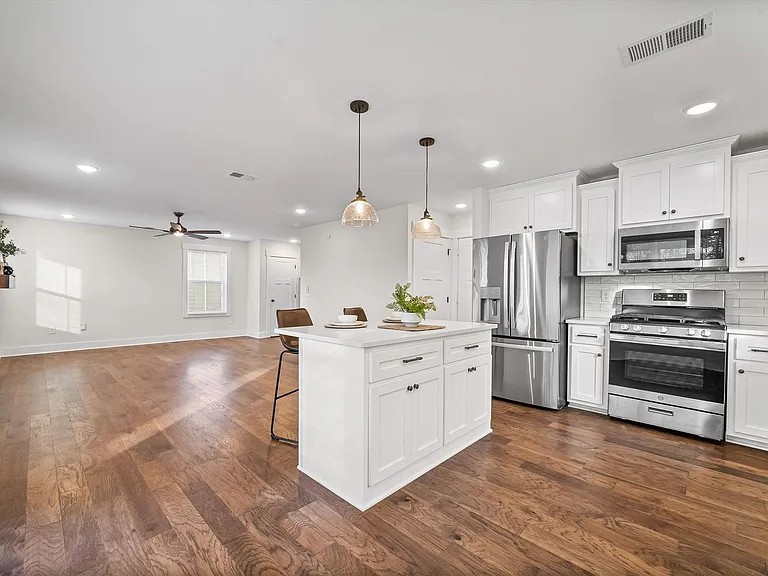 361 Frontier Dr — Photo 8