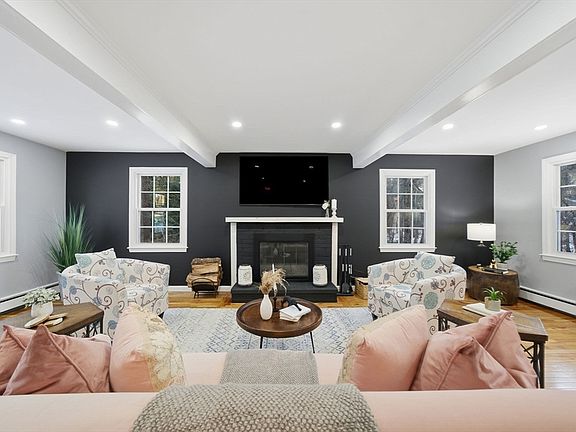 2nd image of 40 Curtis Rd