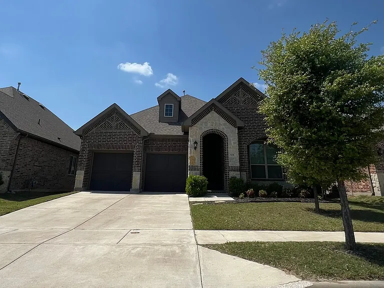 616 Ardath Rd — Photo 1