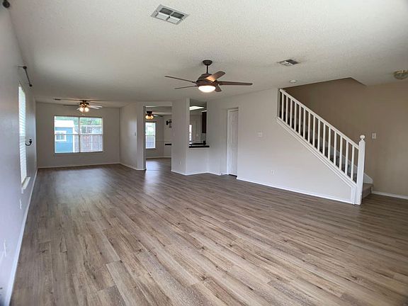2nd image of 309 Cortland Cir