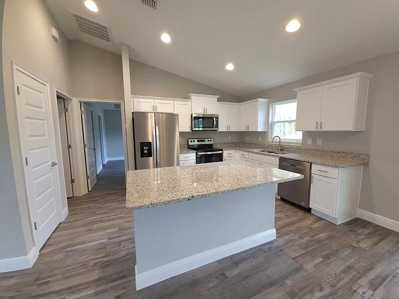 Building Photo - 13 Pine Radial Dr