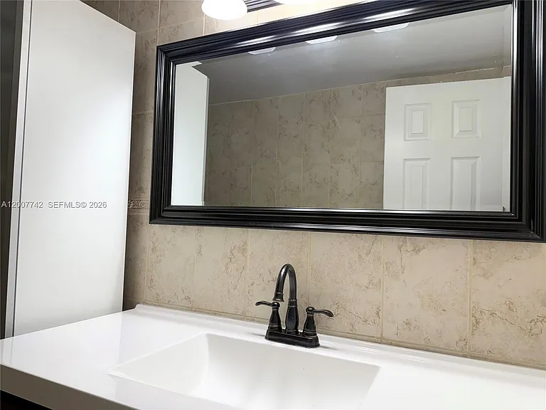 1850 W 56th St #2404 — Photo 14