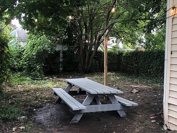 2nd image of 1919 W 48th St