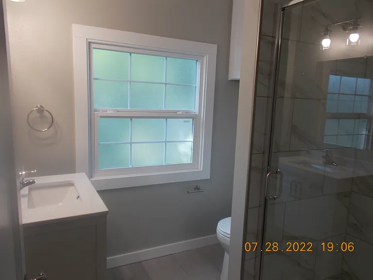 204 E 1st St #204 — Photo 21