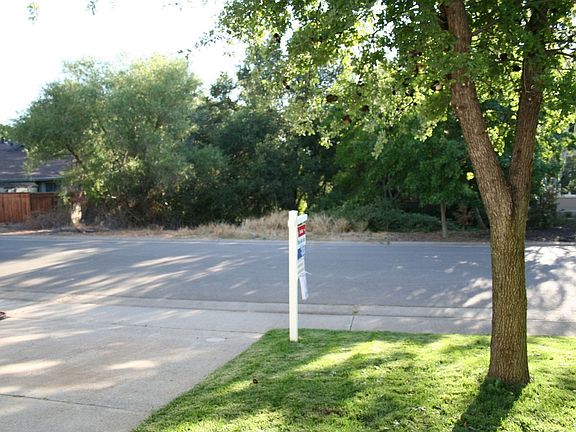 2nd image of 5129 Butterwood Cir