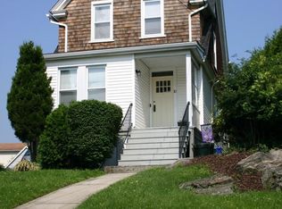 10 Woodland Dr #2, Greenwich, CT 06830