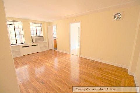 2nd image of 333 E 43rd St APT 1007