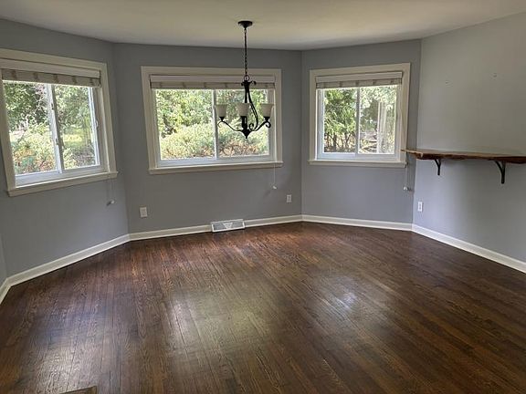 2nd image of 3451 Oakleaf Dr