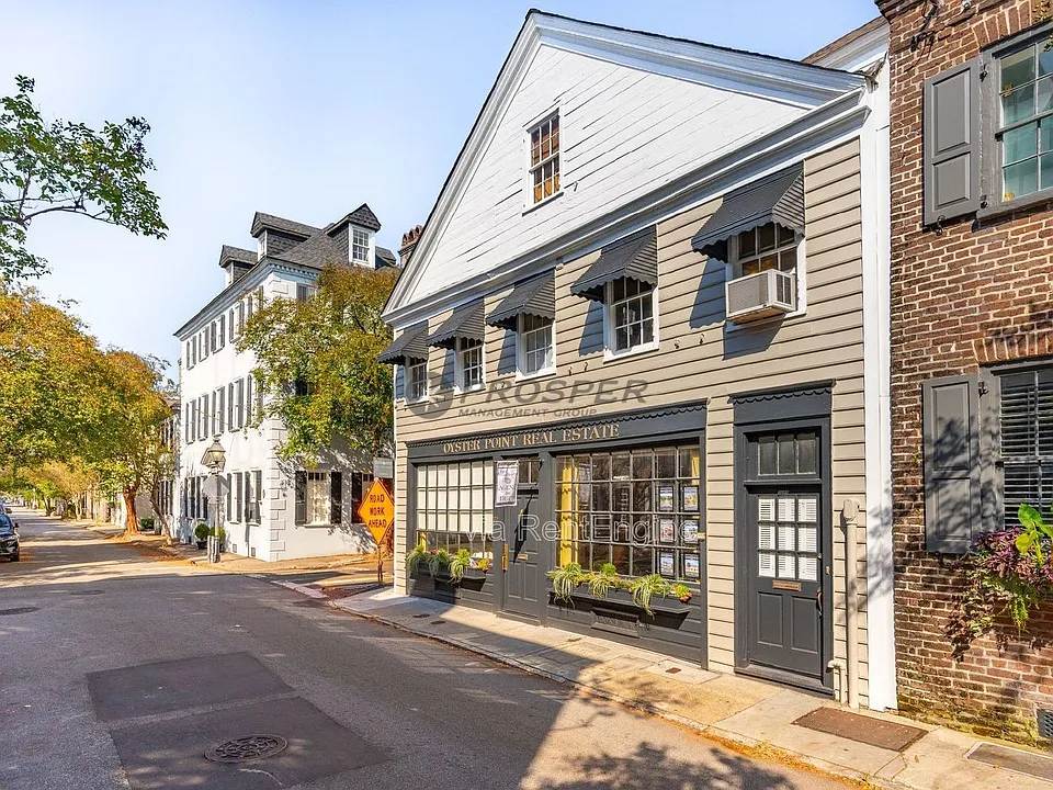 72 1/2 King St