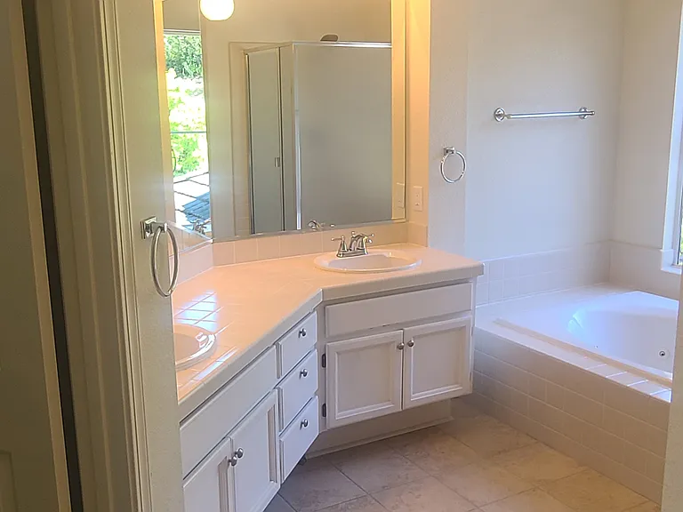 6142 Lakeview Cir — Photo 2
