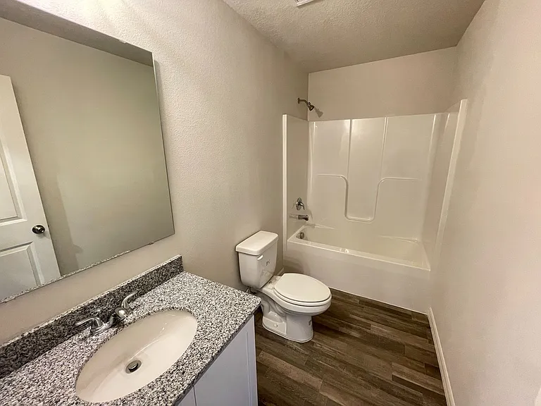 1630 Tench Ct — Photo 14