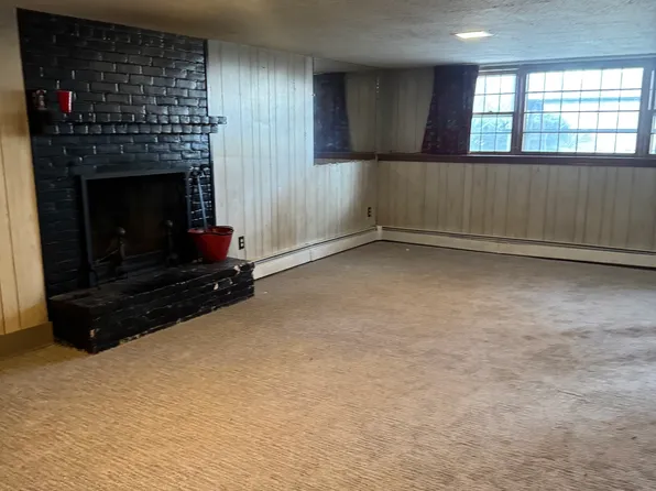 23 Holland Lane, East Hartford, CT 06118