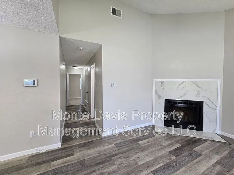 2306 Fuzz Fairway #A — Photo 8