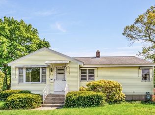 26 Angela Ave, Shrewsbury, MA 01545
