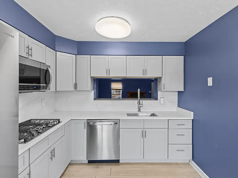 5411 Castlestone Dr — Photo 7